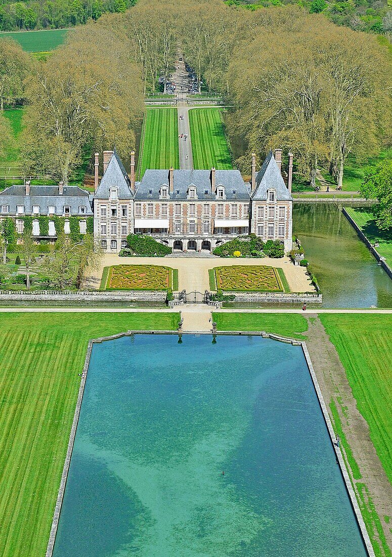 Frankreich, Essonne, Regionalpark Gatinais, Schloss Courances und Garten (Blick aus der Luft)