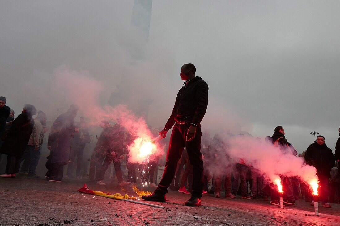 France, Paris, Rally place de la Bastille, Smoke bombs