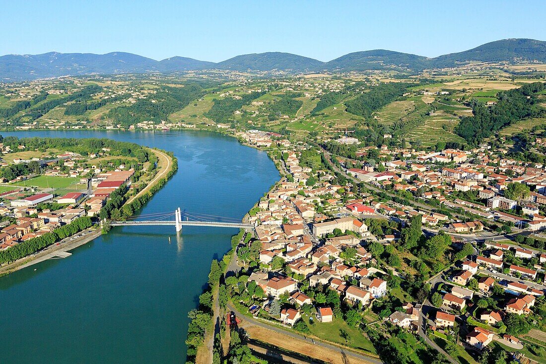 Frankreich, Rhône, Condrieu, Die Rhône (Luftaufnahme)