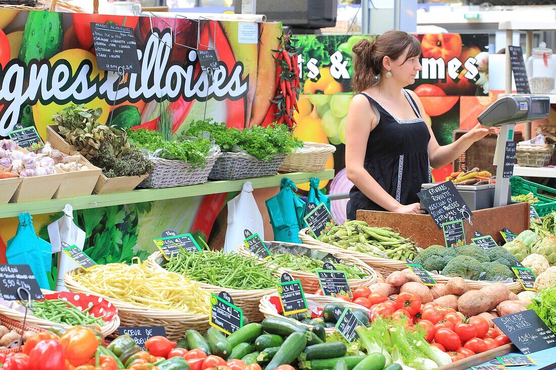 France, Nord, Lille, Halles de Wazemmes, vegetable seller