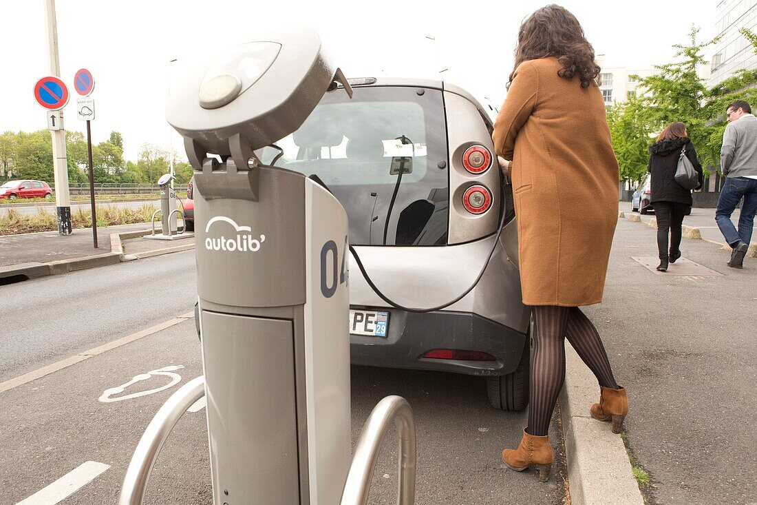 France, Hauts de Seine, Puteaux, Autolib and charging stations