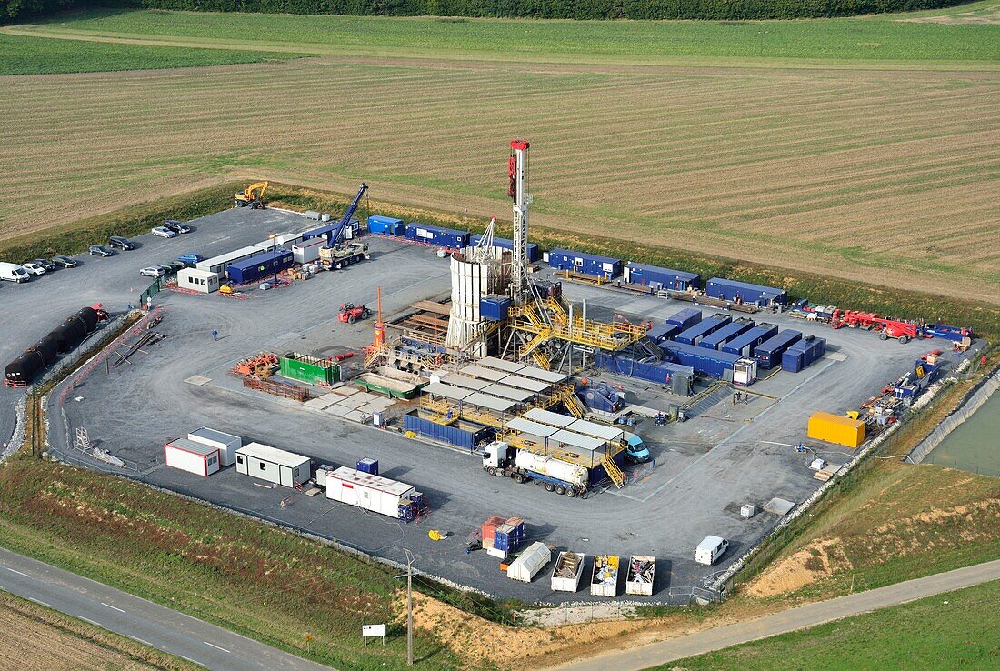France, Seine et Marne, Jouarre, drilling of Jouarre by the oil company Hess Oil close to the butte de doue (aerial view)