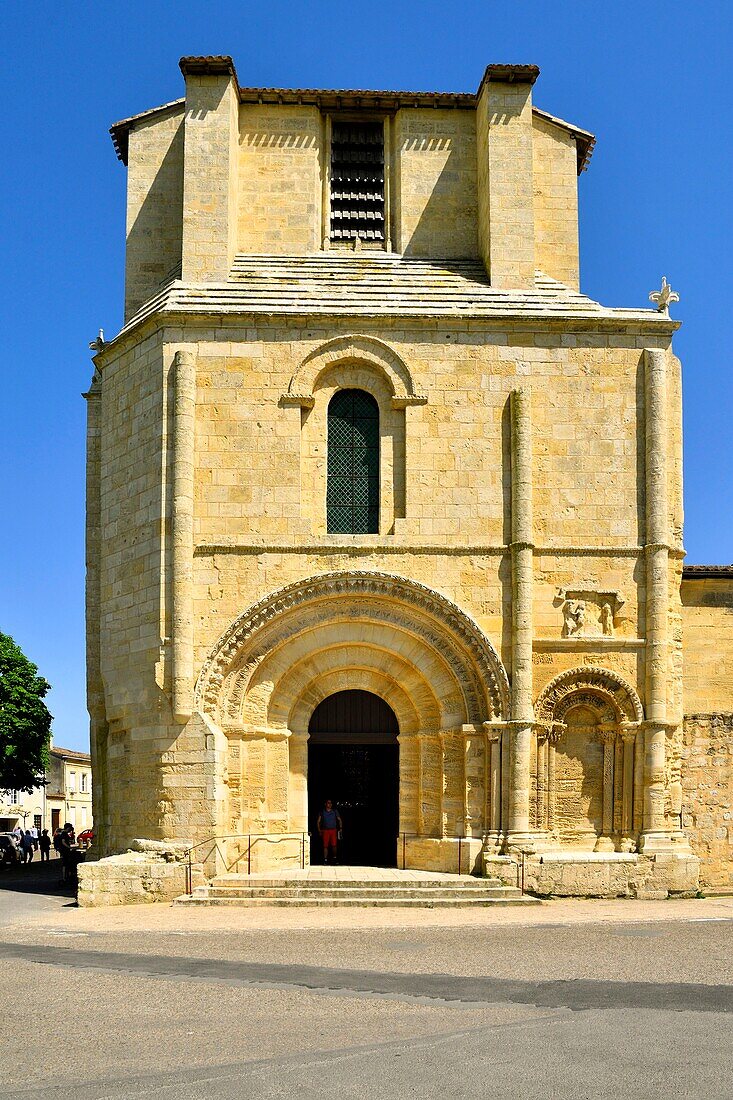 Frankreich, Gironde, Saint Emilion, von der UNESCO zum Weltkulturerbe erklärt, die mittelalterliche Stadt, Stiftskirche aus dem 12.