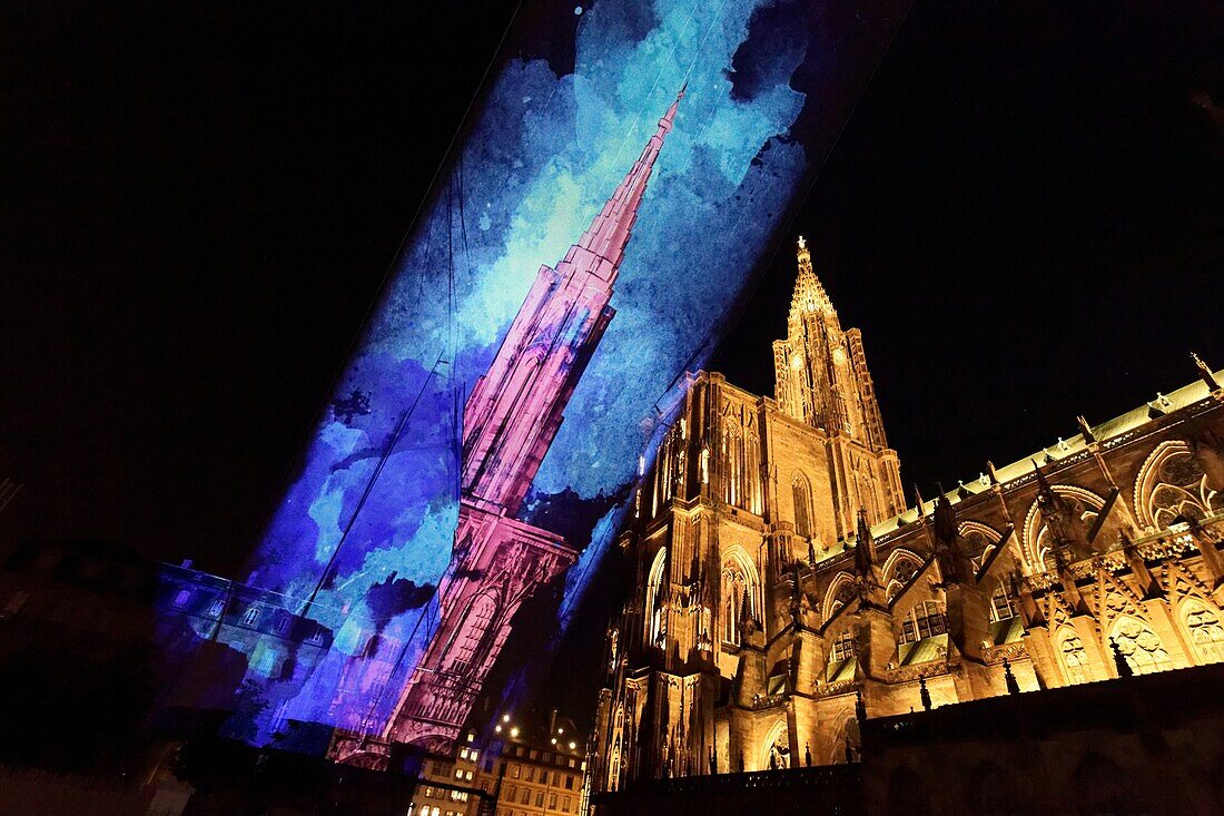 Frankreich, Bas Rhin, Straßburg, Altstadt, die von der UNESCO zum Weltkulturerbe erklärt wurde, Kathedrale Notre Dame, Licht- und Tonshow im Sommer