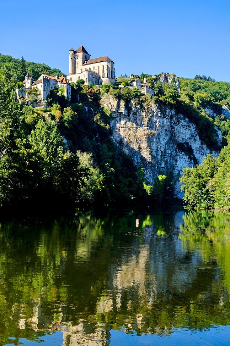 Frankreich, Quercy, Lot, Saint Cirq Lapopie, als eines der schönsten Dörfer Frankreichs bezeichnet, oberhalb des Flusses Lot