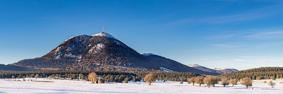 Frankreich, Puy de Dome, von der UNESCO zum Weltnaturerbe erklärt, Regionaler Naturpark der Vulkane der Auvergne, Saint Genes Champanelle, Vulkan Puy de Dome (1465m)
