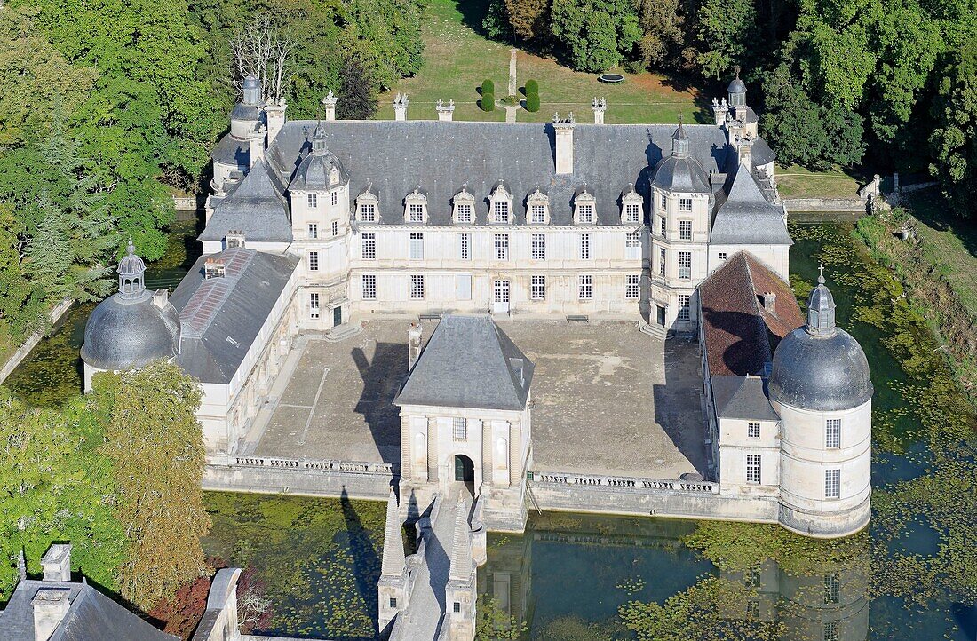 Frankreich, Yonne, das Schloss von Tanlay (Luftaufnahme)
