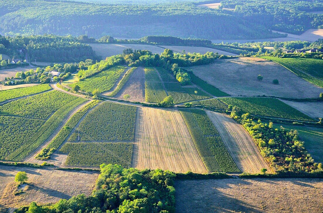 Frankreich, Yonne, Regionaler Naturpark Morvan, Kampagne bei Vezelay (Luftbild)