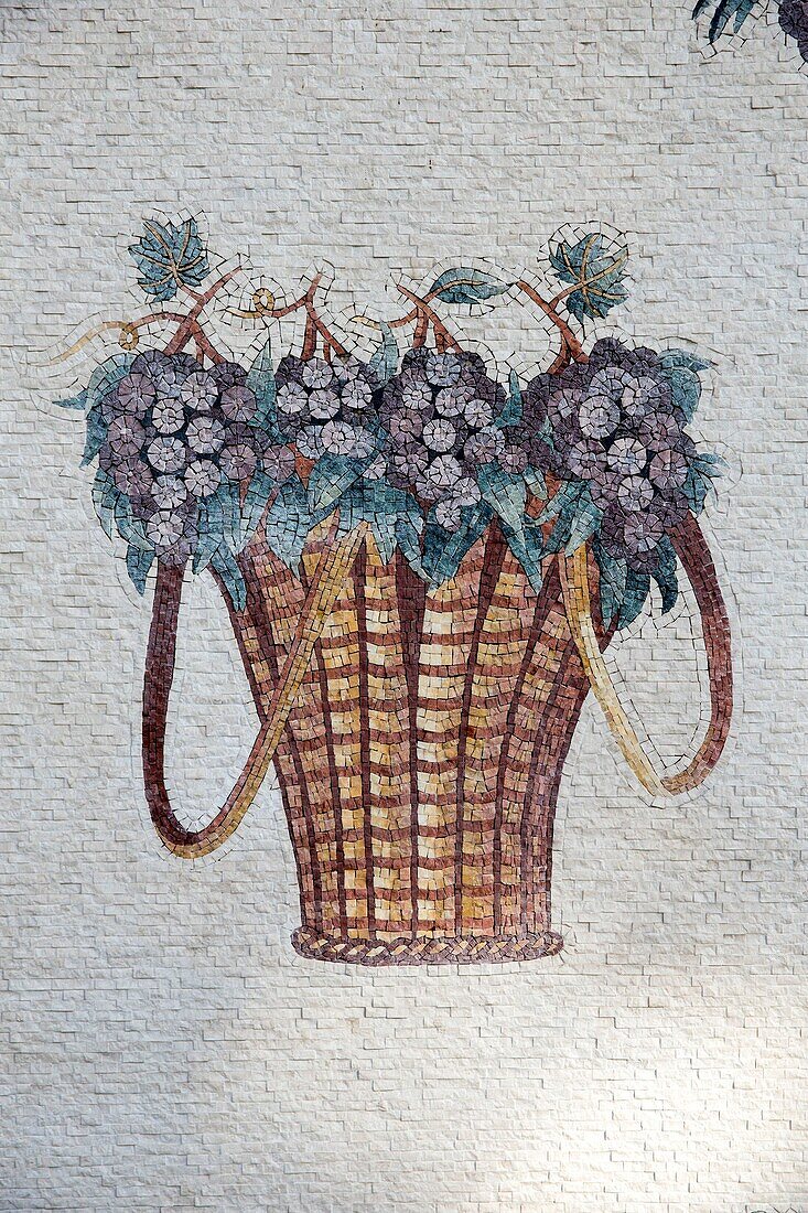 Frankreich, Hauts de Seine, Puteaux, der Jardin des Vignes, Keramik, die einen Korb mit Trauben darstellt