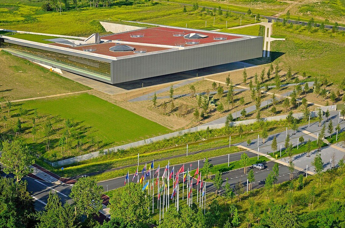 Frankreich, Seine et Marne, Meaux, Musee de la Grande Guerre (Museum des Ersten Weltkriegs) du pays de Meaux, das Gebäude des Architekten Christophe Lab, in dem das Museum untergebracht ist (Luftaufnahme)