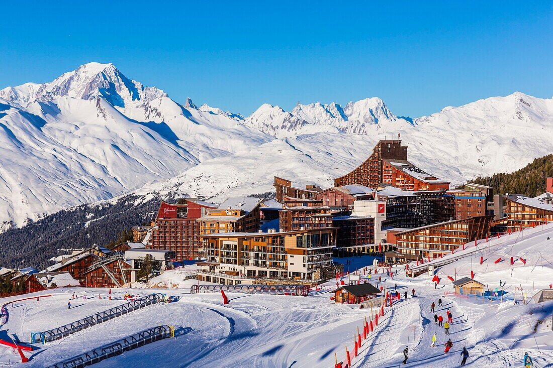 Frankreich, Savoie, Vanoise-Massiv, Tal der Haute Tarentaise, Les Arcs 2000, Teil des Paradiski-Gebietes, Blick auf den Mont Blanc (4810m)