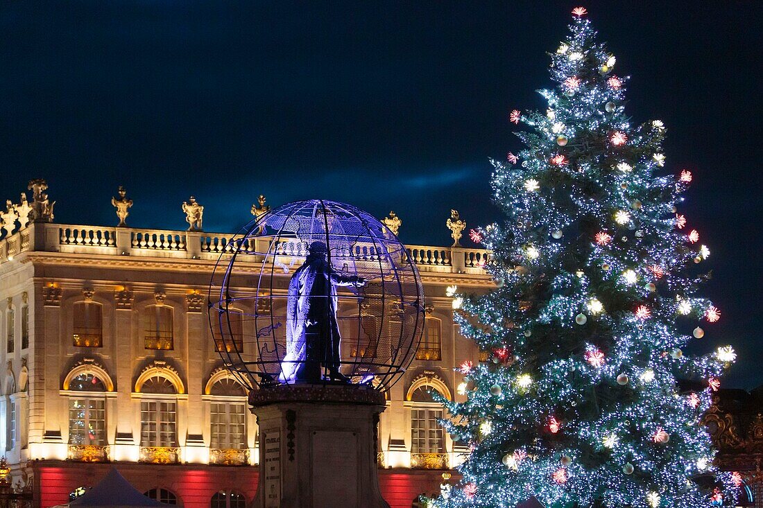 France, Meurthe et Moselle, Nancy, Stanislas square (former royal square) built by Stanislas Leszczynski, king of Poland and last duke of Lorraine in the 18th century, listed as World Heritage by UNESCO, christmas tree, statue of Stanislas and facade of the Musee des Beaux Arts (museum of Fine arts)