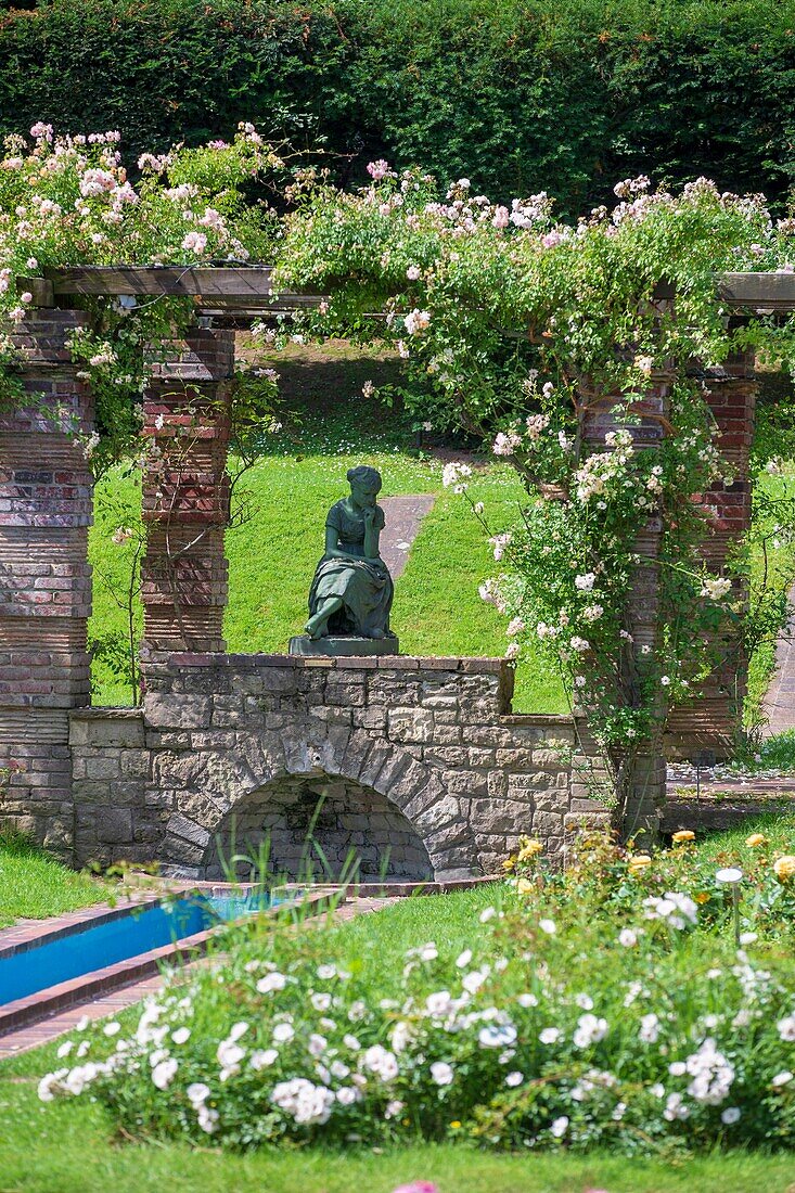 France, Hauts de Seine, Puteaux, Puteaux Island, Rose Garden