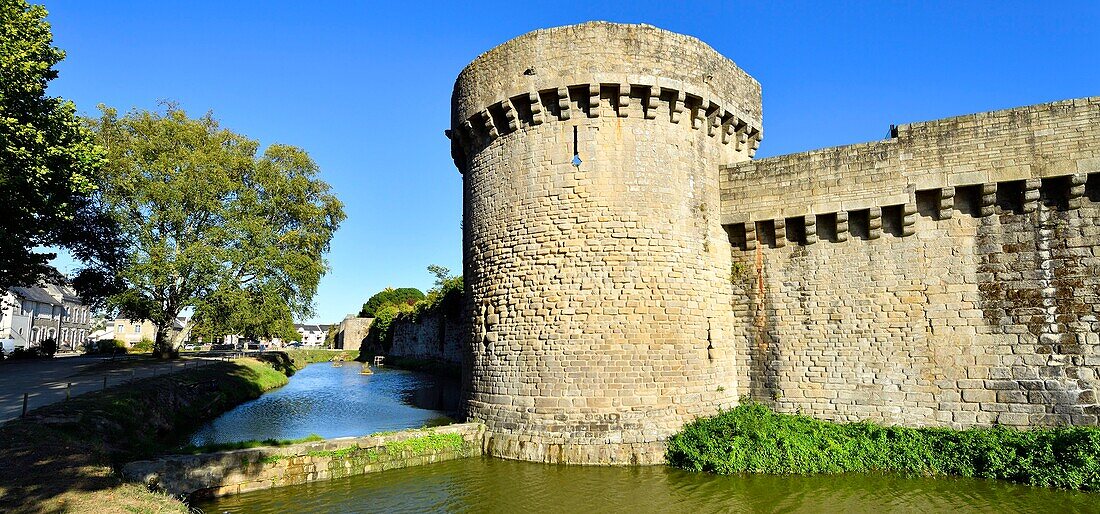 France, Loire Atlantique, Parc Naturel Regional de la Briere (Briere Natural Regional Park), Presqu'ile de Guerande (Guerande's Peninsula), Guerande, fortifications surrounding the city