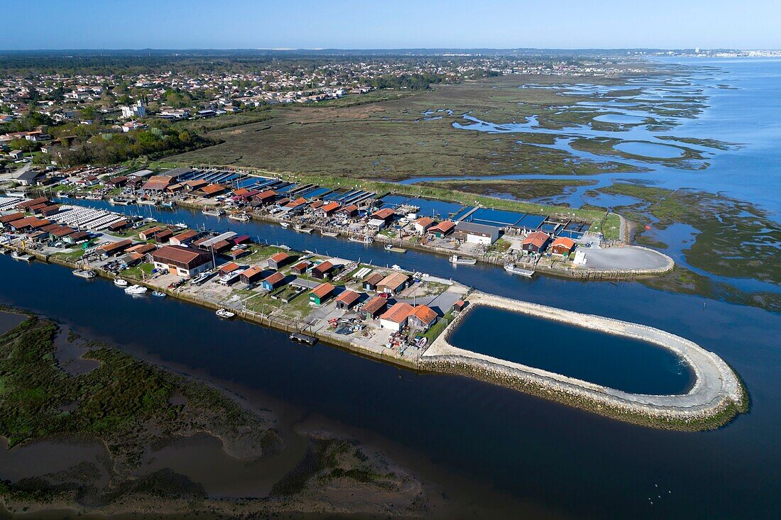 Frankreich, Gironde, Bassin d'Arcachon, Gujan-Mestras, Austernzucht, Austernhafen Gujan (Luftaufnahme)