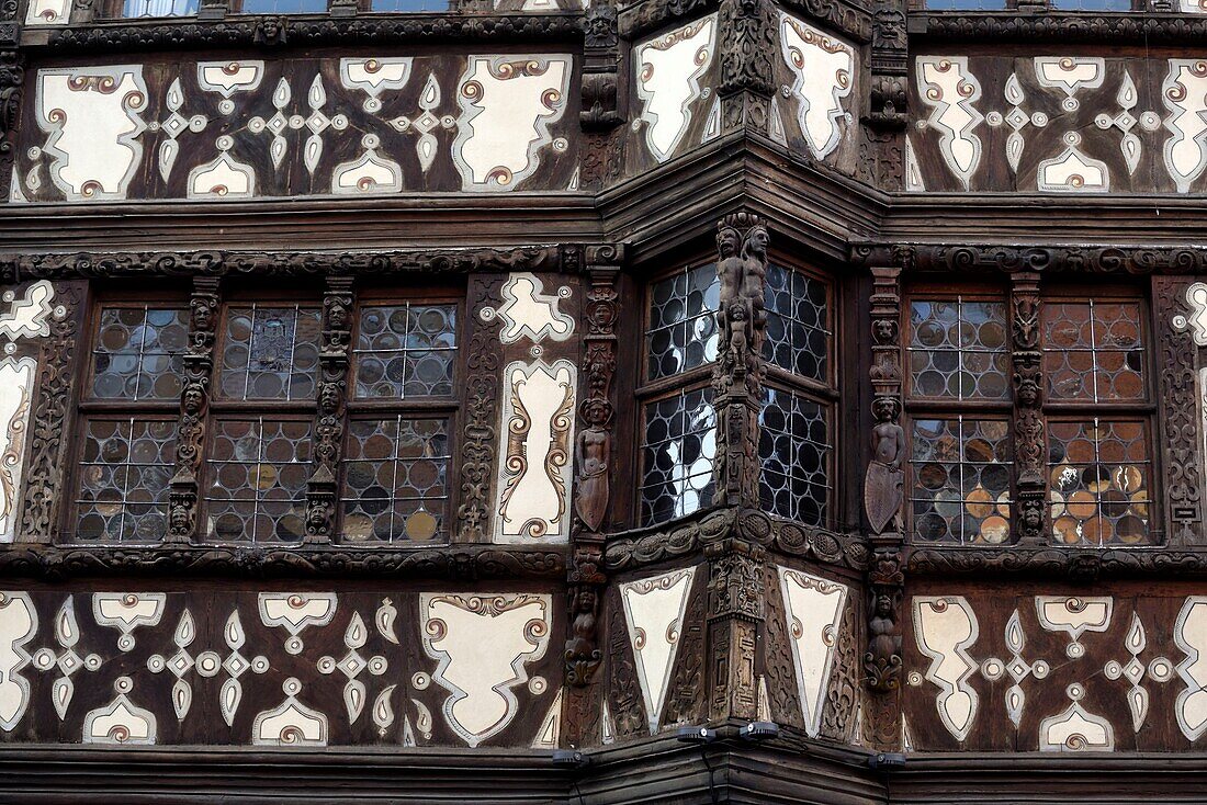 France, Bas Rhin, Saverne, Grand Rue, house Katz from 1605, half-timbering, sculptures, oriel, restaurant