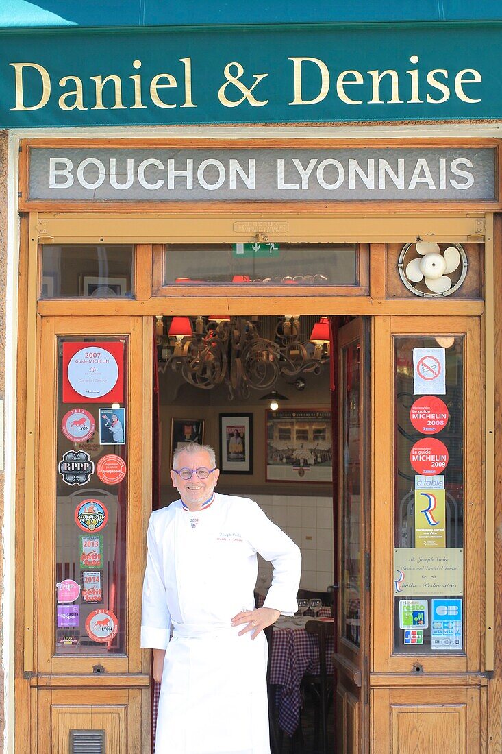 France, Rhone, Lyon, Rue de Crequi, Lyonnais cap Daniel & Denise (opened in 1968), chef Joseph Viola (MOF) in front of his restaurant