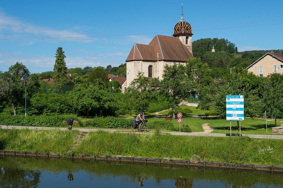 France, Doubs, Baumes Les Dames, veloroute, euro bike 6, the Rhine Canal Rhone through the charming village of Deluz