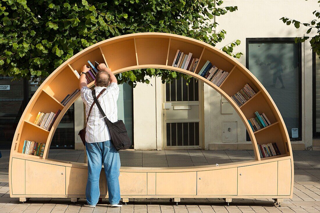 Frankreich, Meurthe et Moselle, Nancy, Bücher zum Mitnehmen auf dem Place Saint Sebastien (Platz Saint Sebastien)