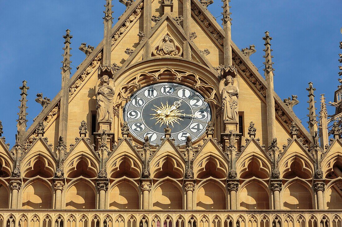 Frankreich, Moselle, Metz,Gotische Kathedrale Saint Etienne von Metz, Giebel der Westfassade über dem Hauptportal