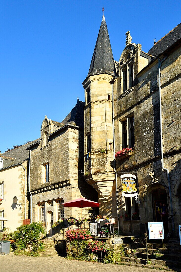 Frankreich, Morbihan, Rochefort en Terre, mit der Bezeichnung les plus beaux villages de France (Die schönsten Dörfer Frankreichs), Place du Puits