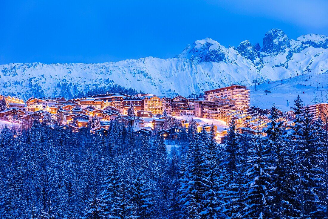 Frankreich, Savoyen, Courchevel, Courchevel Moriond, Blick auf die Dents de Portetta, Massiv der Vanoise, Tarentaise-Tal