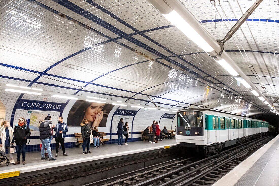 France, Paris, Concorde metro station