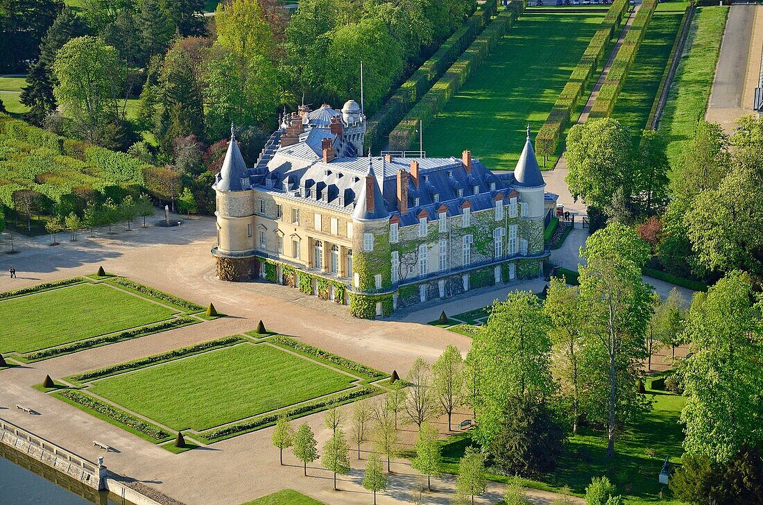 Frankreich, Yvelines, Rambouillet, das Schloss (Luftaufnahme)