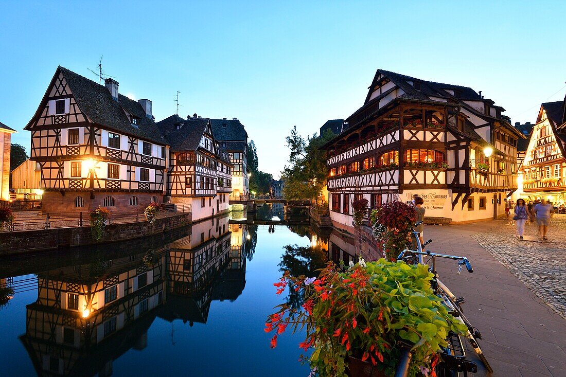 Frankreich, Bas Rhin, Straßburg, Altstadt, von der UNESCO zum Weltkulturerbe erklärt, das Viertel Petite France mit dem Restaurant Maison des Tanneurs