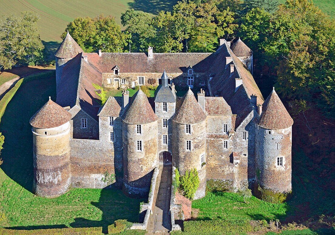 Frankreich, Yonne, Puisaye, Treigny, Schloss von Ratilly (Luftaufnahme)
