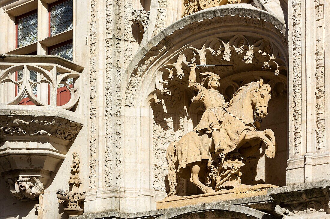 France, Meurthe et Moselle, Nancy, the Palais des Ducs de Lorraine (palace of the Dukes of Lorraine) now the Musee Lorrain, equidian statue of Duke Antoine de Lorraine