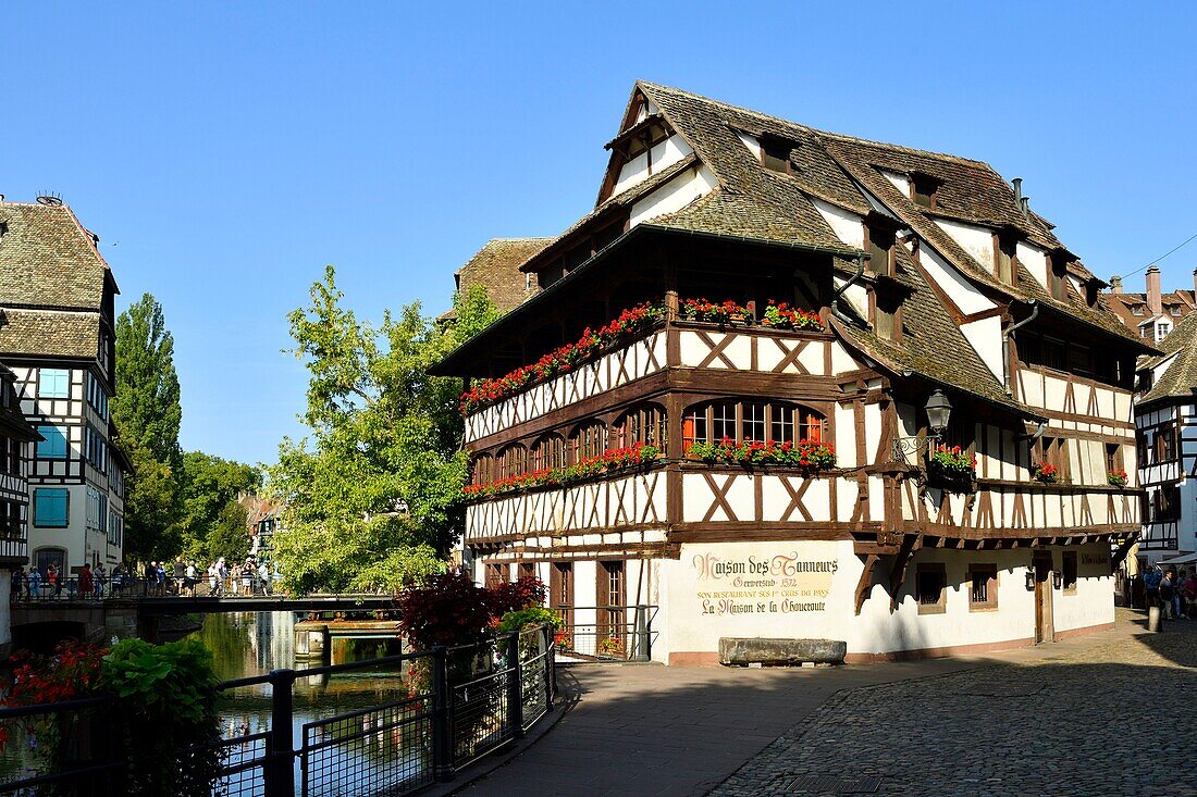 Frankreich, Bas Rhin, Straßburg, Altstadt, die von der UNESCO zum Weltkulturerbe erklärt wurde, das Viertel Petite France mit dem Restaurant Maison des Tanneurs