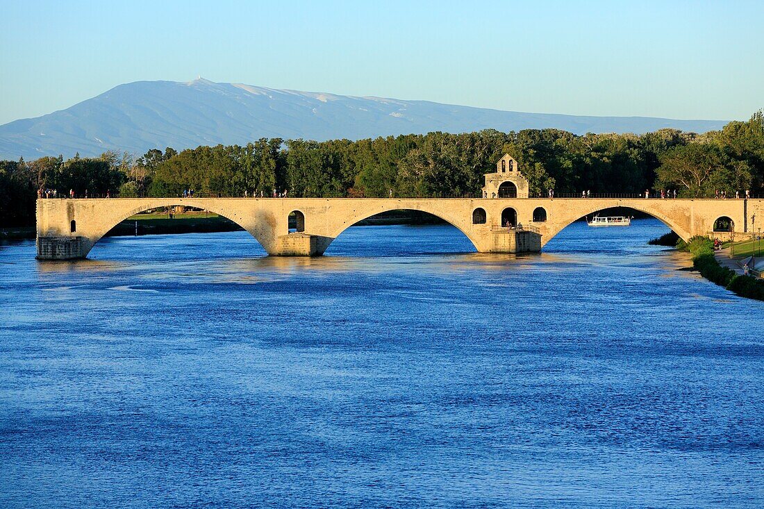 Frankreich, Vaucluse, Avignon, Brücke Saint Benezet (XII) über die Rhone, von der UNESCO zum Weltkulturerbe erklärt