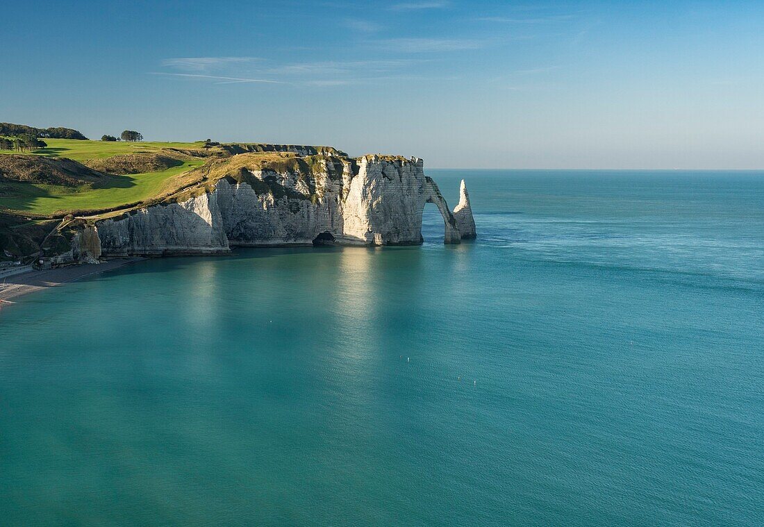 France, Seine Maritime, Cote d'albatre, Etretat, the cliff, arch and needle