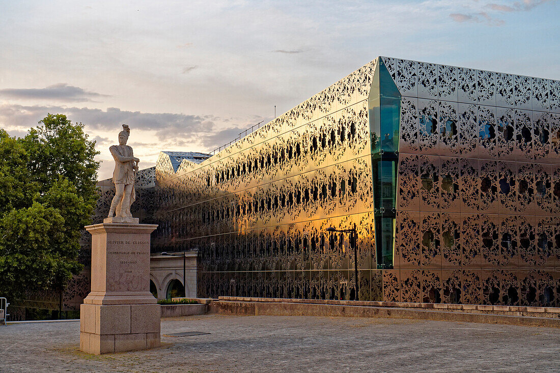 France, Loire Atlantique, Nantes, Cours St Andre and Olivier de Clisson statue, Conseil General (regional council) by Forma 6 architecture firm, panels designed by Beatrice Dacher (labelled High Quality Environmental)