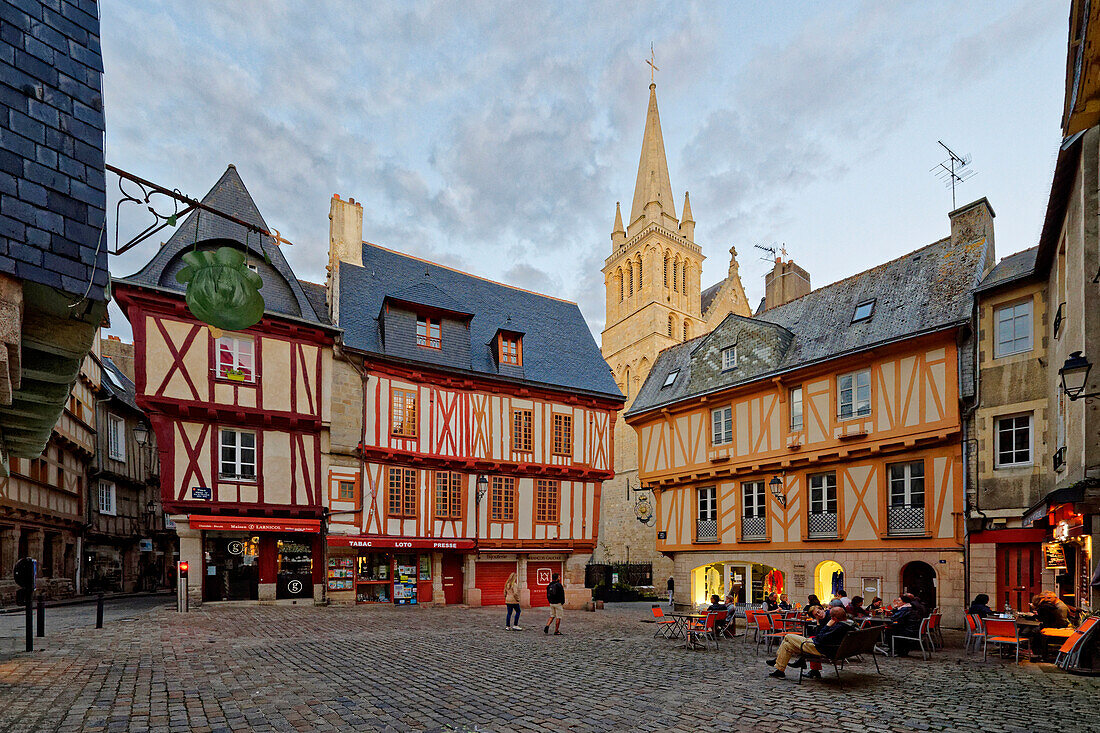 France, Morbihan, Gulf of Morbihan, Vannes, the medieval old town, timbered houses on Henri the fourth square and Saint Pierre Cathedral