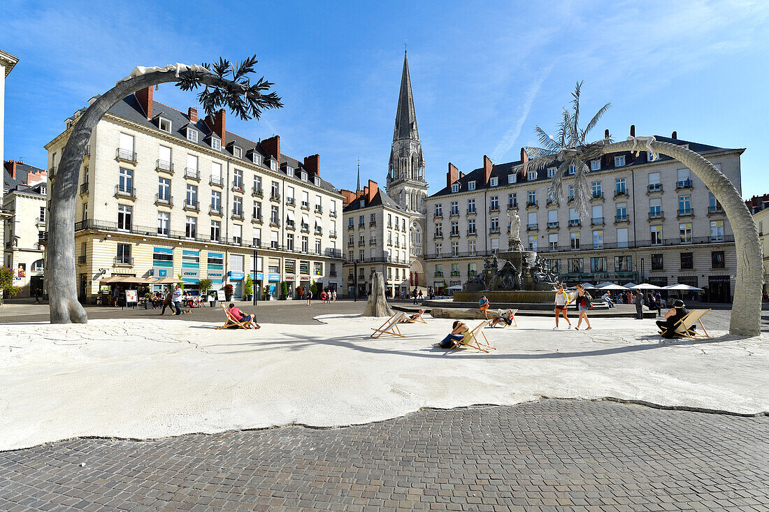 Frankreich, Loire Atlantique, Nantes, Place Royale und Brunnen und Basilika Saint-Nicolas