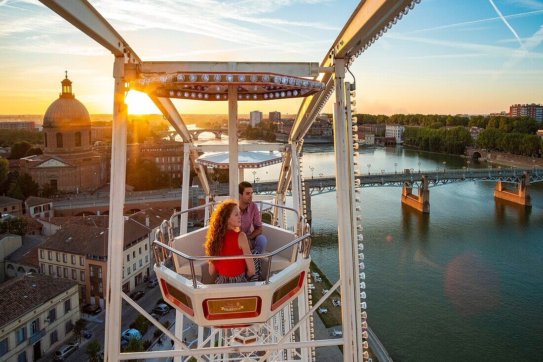 France, Haute Garonne, Toulouse, view of the Garonne from the Grande Roue