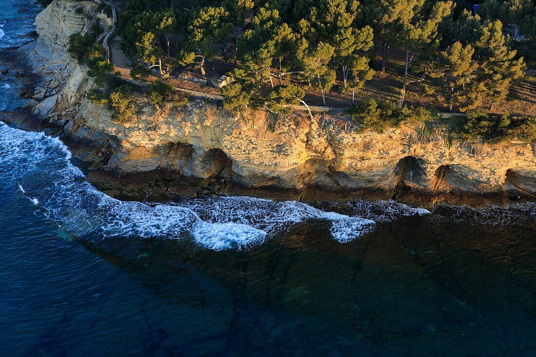 Frankreich, Bouches du Rhone, La Ciotat, Der Liouquet, Corniche du Liouquet (Luftaufnahme)