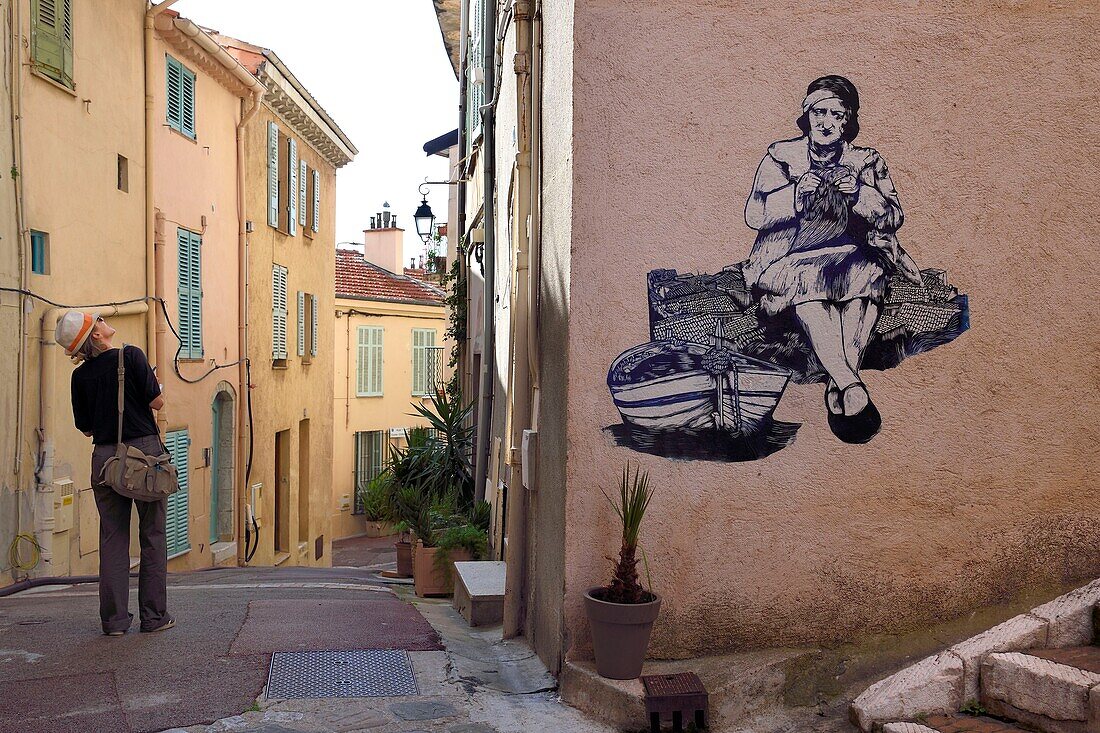 Frankreich, Alpes Maritimes, Cannes, die Altstadt im Stadtteil Le Suquet, Olivia Paroldi Straßenkunst an der Ecke rue Coste Corail und Traverse de l'eglise