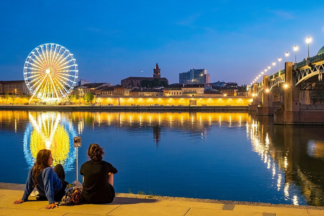 France, Haute Garonne, Toulouse, the banks of the Garonne, the Saint Pierre bridge and the Grande Roue