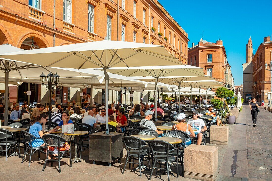 France, Haute Garonne, Toulouse, cafes Place du Capitole