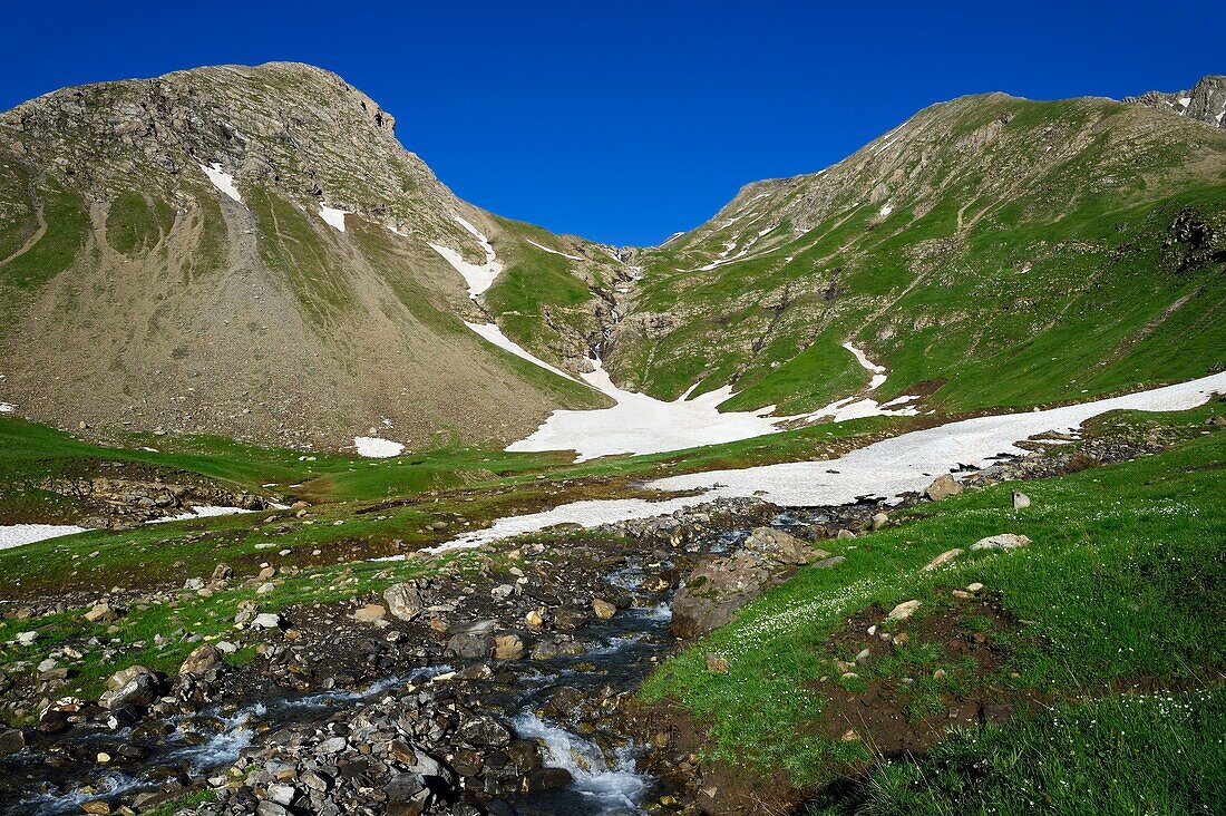 France, Alpes de Haute Provence, Parc National du Mercantour (National Park of Mercantour), Val d'Allos, cirque of Sestriere, the Verdon around its source