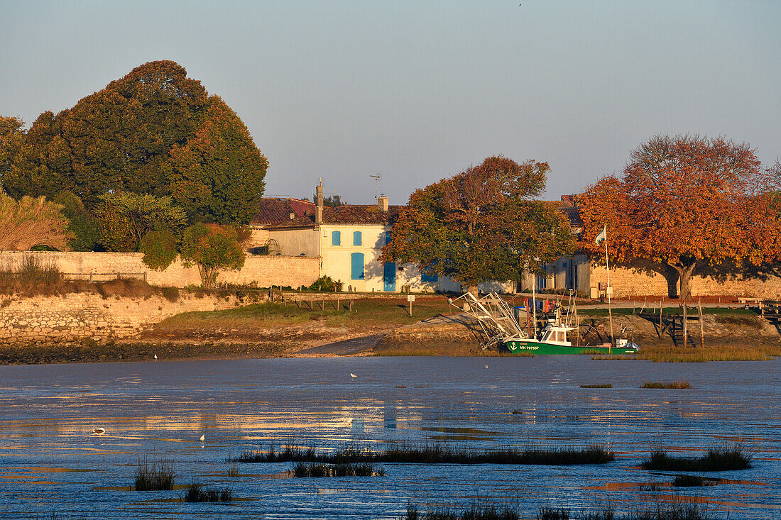 France, Charente Maritime, Gironde estuary, Saintonge, Talmont sur Gironde, labelled Les Plus Beaux Villages de France (The most beautiful villages of France), the harbour