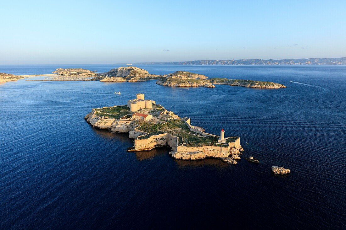 Frankreich, Bouches du Rhone, Nationalpark Calanques, Marseille, 7. Arrondissement, Archipel der Frioul-Inseln, Ile d'If, Chateau d'If, denkmalgeschützt (Luftaufnahme)