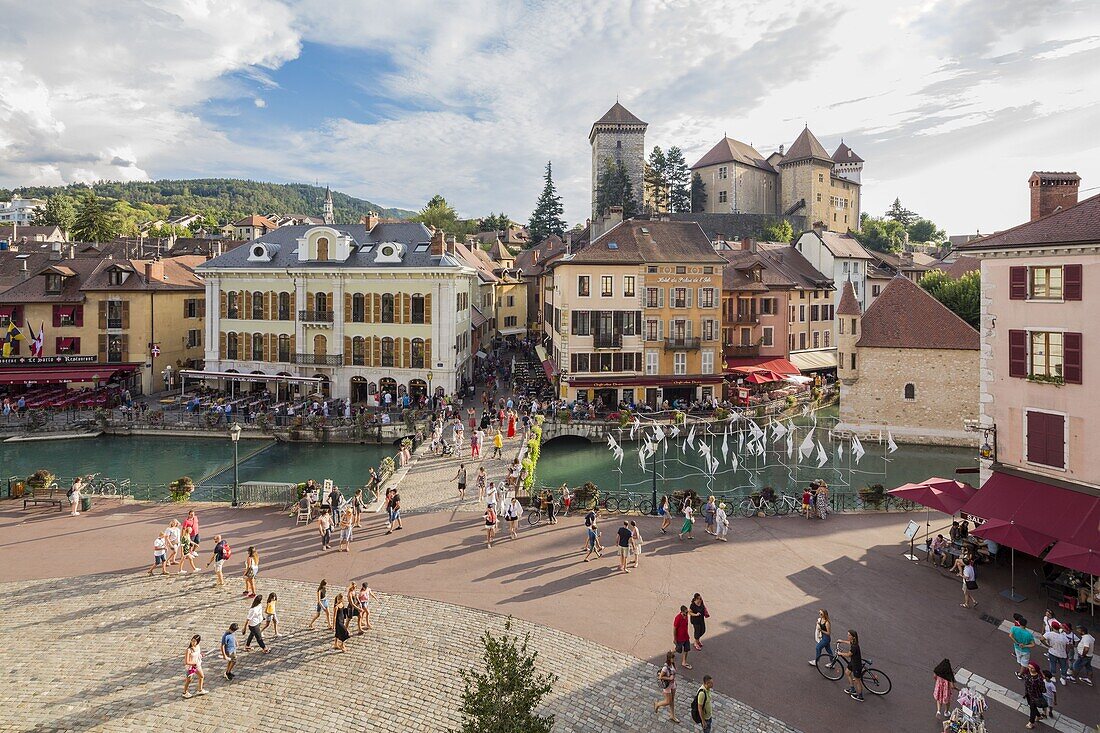 France, Haute Savoie, Annecy, the old town, Quai Perriere on Thiou river banks and the Musee Château (Castle Museum)old town on the Thiou river banks, former jails of Palais de l'Isle and the Isle Quays