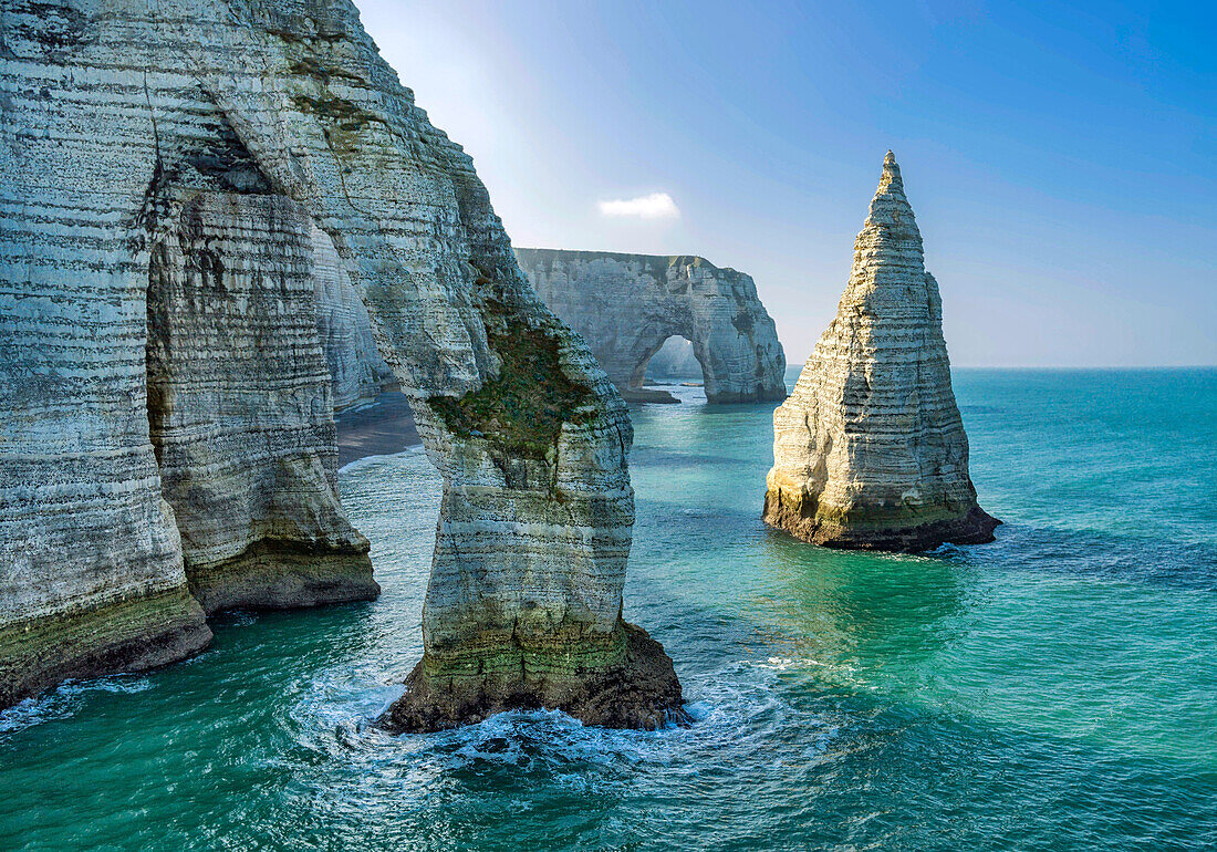 Frankreich, Seine Maritime, Cote d'albatre, Etretat, die Klippe, Bogen und Nadel (Luftaufnahme)