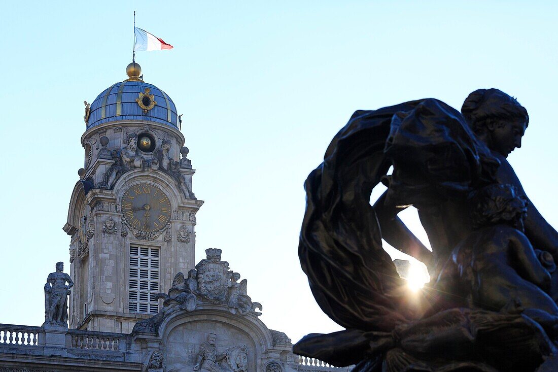 Frankreich, Rhône, Lyon, 2. Arrondissement, Stadtteil Les Terreaux, Place des Terreaux, Bartholdi-Brunnen, denkmalgeschützt, Rathaus