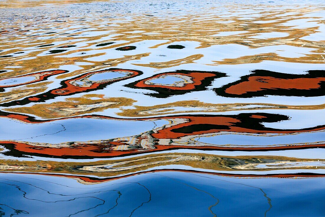 France, Rhône, Lyon, reflections on La Saône