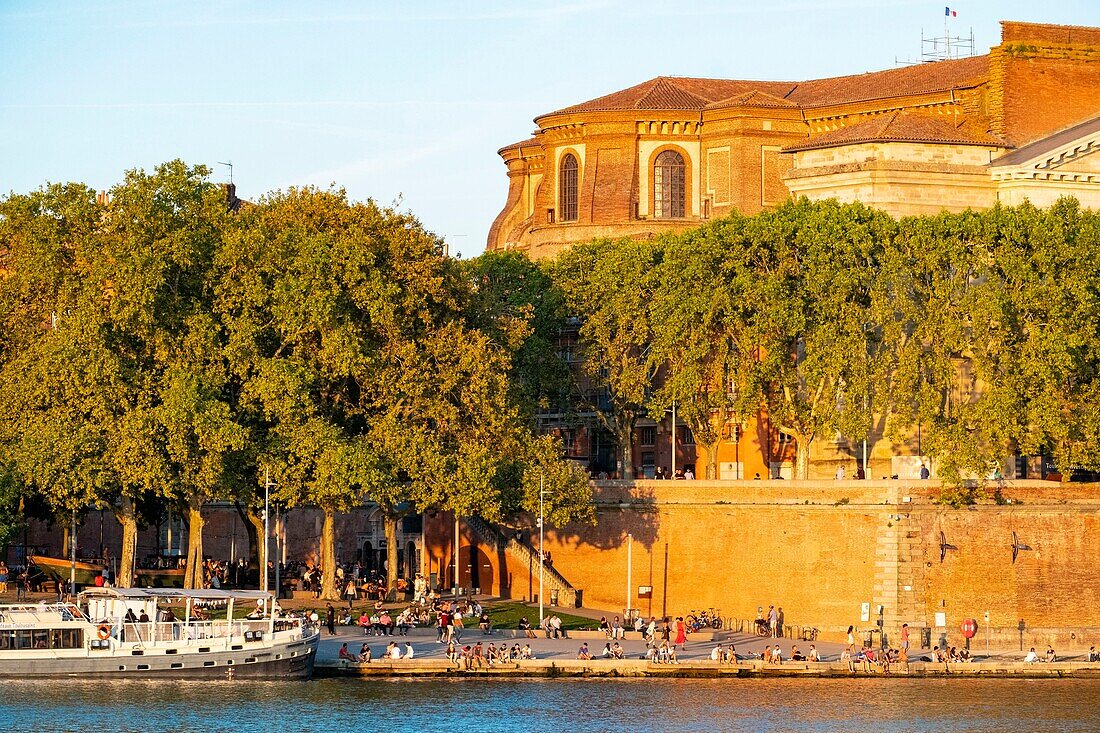 France, Haute Garonne, Toulouse, the banks of the Garonne, the Notre Dame de la Daurade church